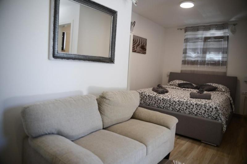 Modern Getaway Studio For Two Rovinj Exteriör bild