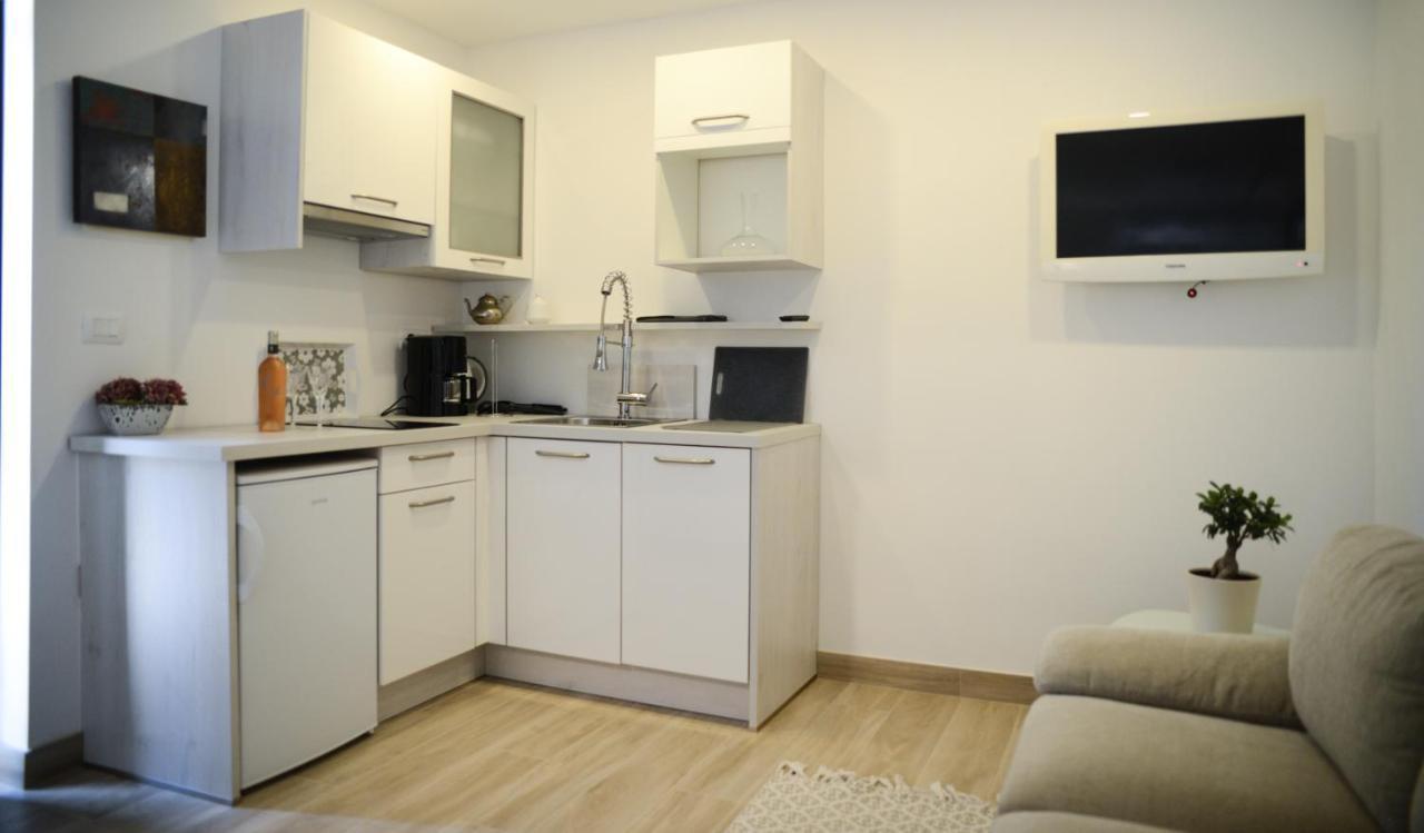 Modern Getaway Studio For Two Rovinj Exteriör bild